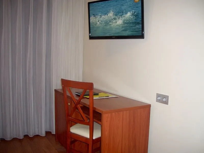 Hotel Reus Park 3*,